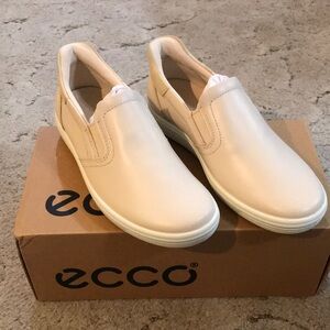 ECCO Cream Slip-On Sneakers